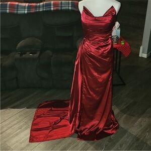 HAIGORO Women’s Gorgeous Dress Nwts Burgundy And Shiny Size 4 Wedding/Prom